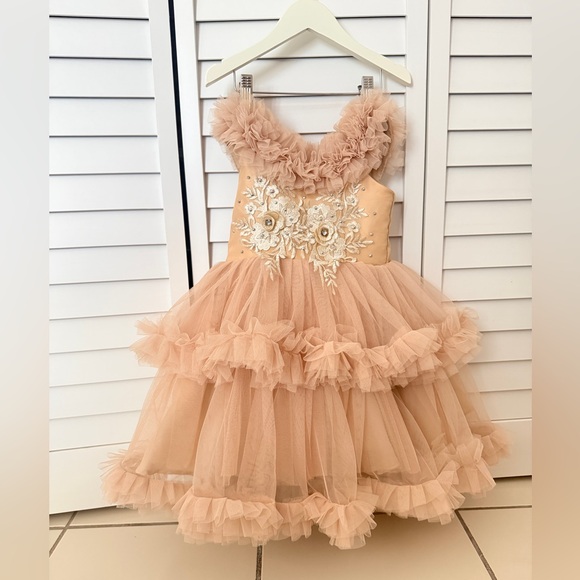 Elegant cocktail Formal Dress with Floral Embellishments